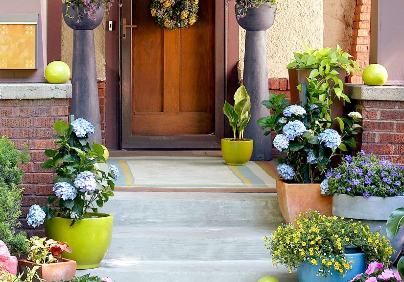 10 Front Porch Planter Ideas to Drape Your Entryway in Color
