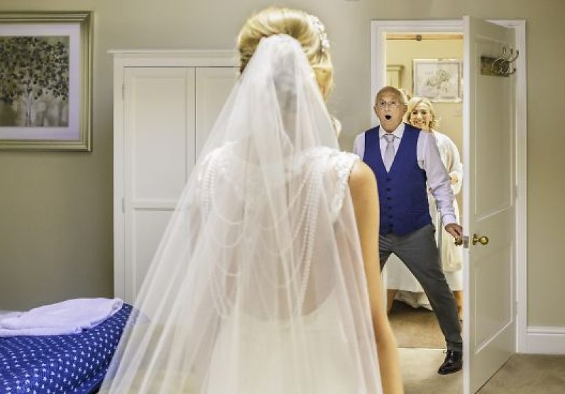 26 Of My Favorite Photos That Depict Unstaged Father-Daughter Moments At Weddings