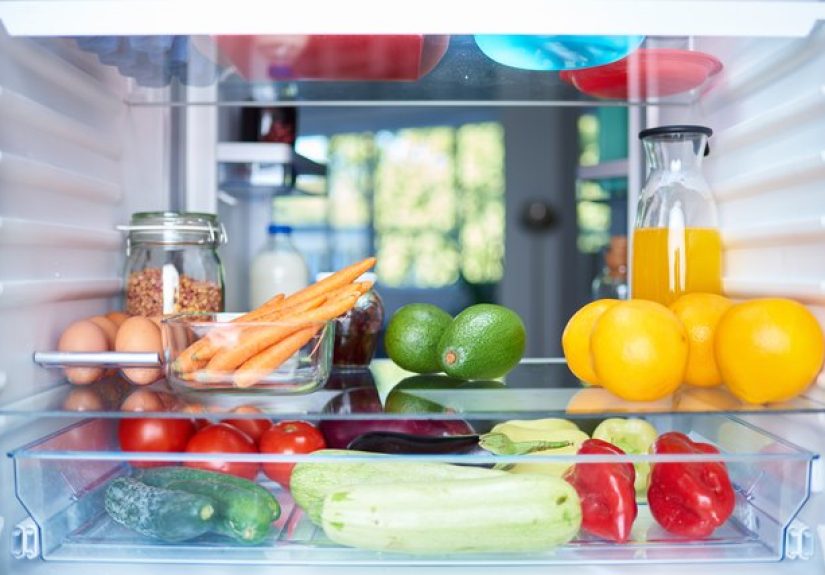 10 Clever Refrigerator Cleaning Hacks