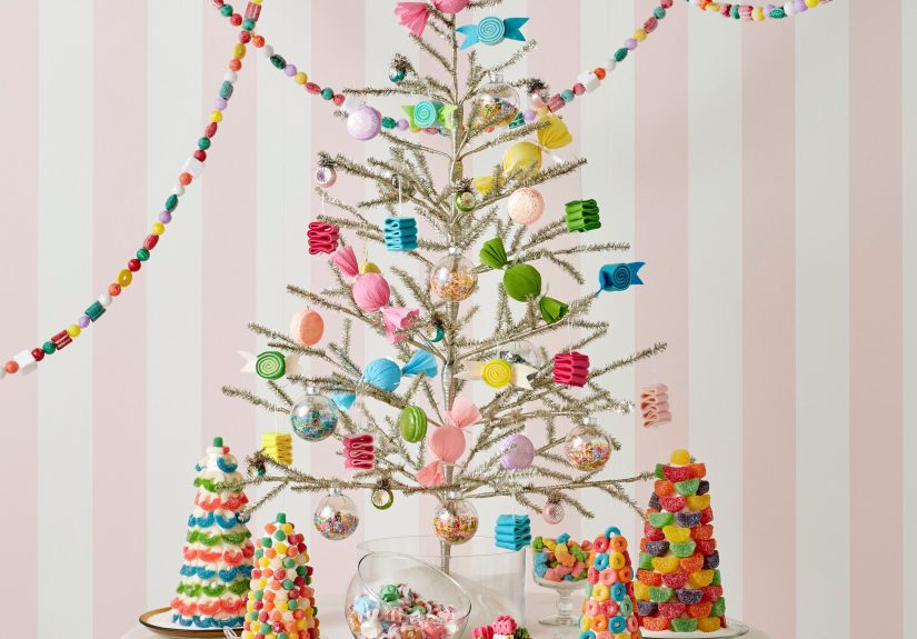 22 Colorful Tabletop Tree Christmas Decorations for a Small Space