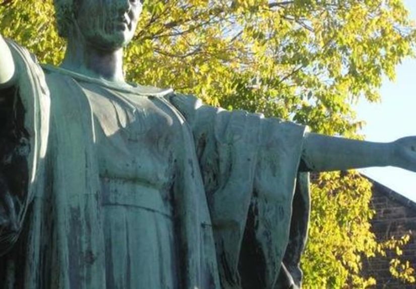 Famous Alumni of University Of Illinois At Urbana-Champaign: Celebrities Who Went to Illini