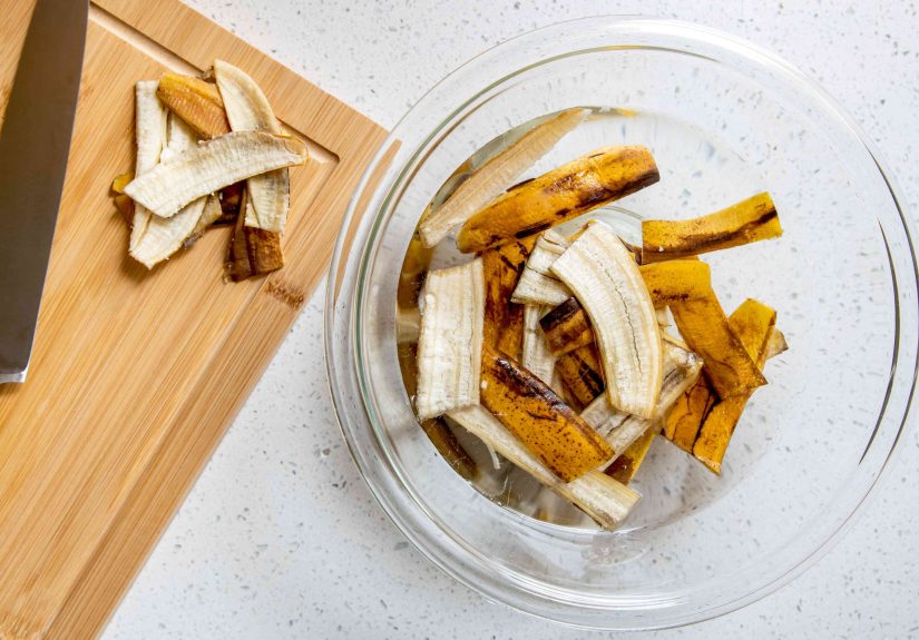 How to Hang Things on Walls Without Damage: 14 Creative Ways