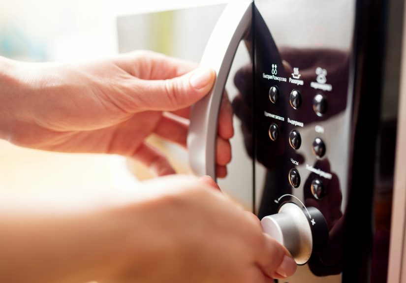 How to Make a Cup of Tea Using the Microwave: 7 Steps
