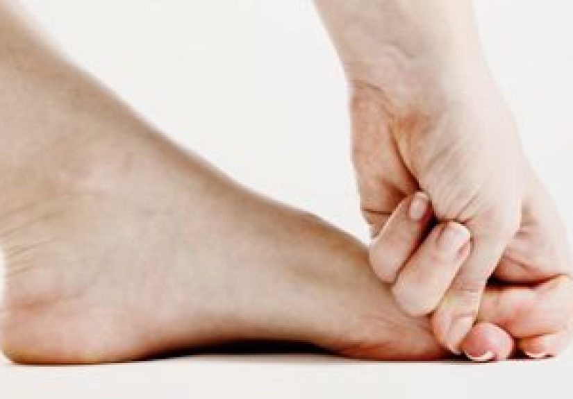 How to Relieve Pain from Toe Cramps at Home