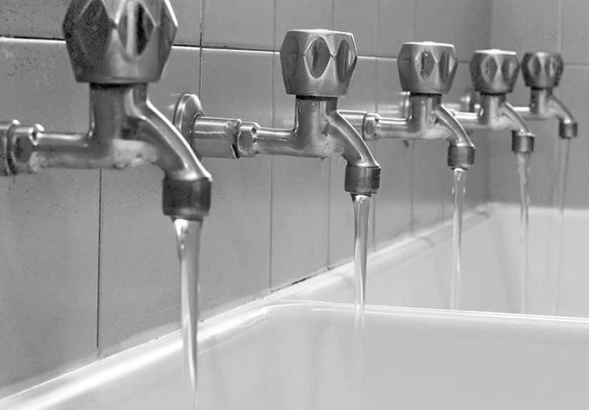 Weak bladder: 10 tips to manage symptoms