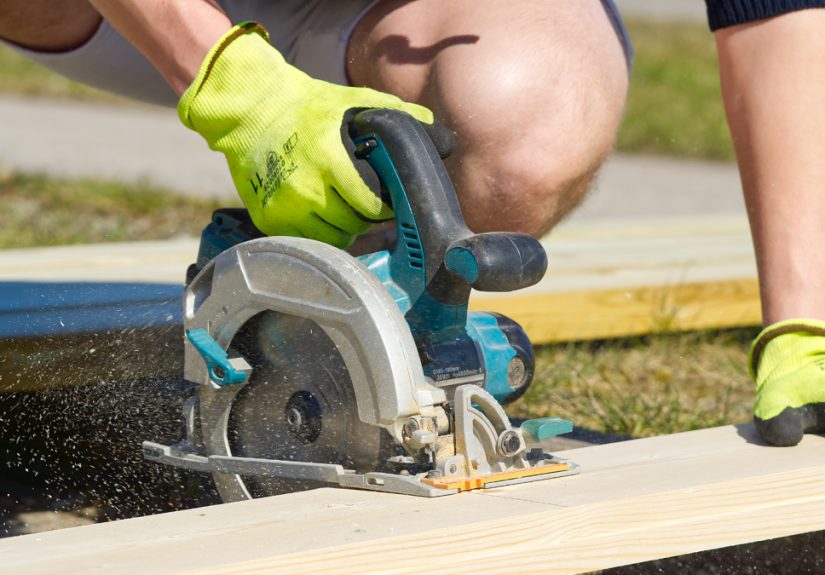 Your Fitness Tracker Has No Idea How Many Calories You’re Burning