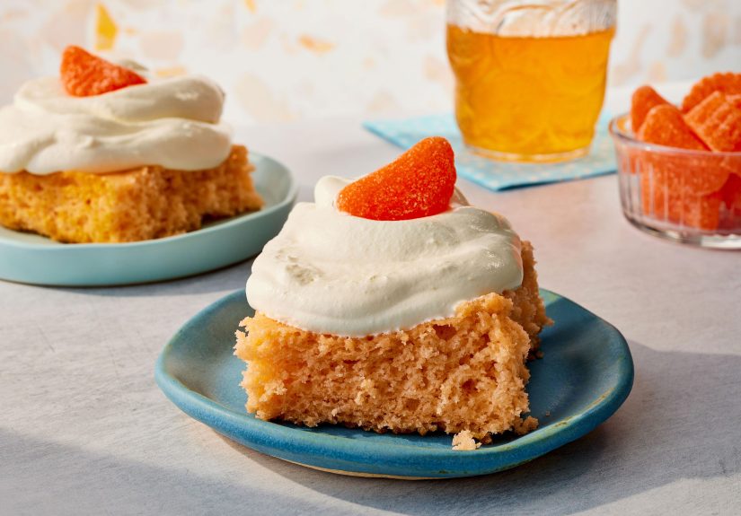 2-Ingredient Soda Cake Recipe