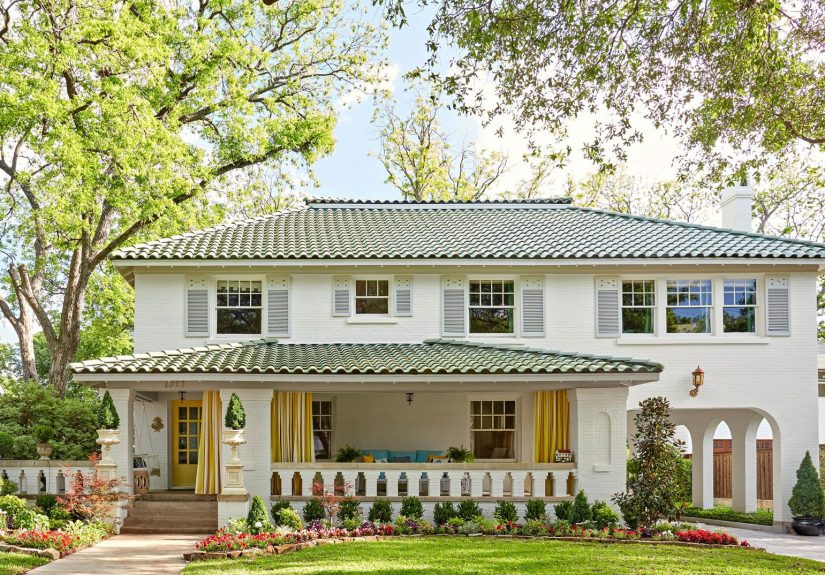42 Exterior House Paint Colors for Inviting Curb Appeal