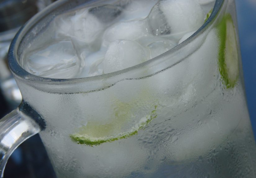 #927 A really cold glass of water on a really hot day - 1000 Awesome Things