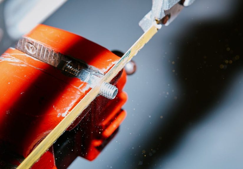 How to Cut Screws and Bolts