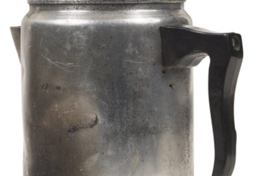 How to Remove Black Corrosion From Aluminum Cookware