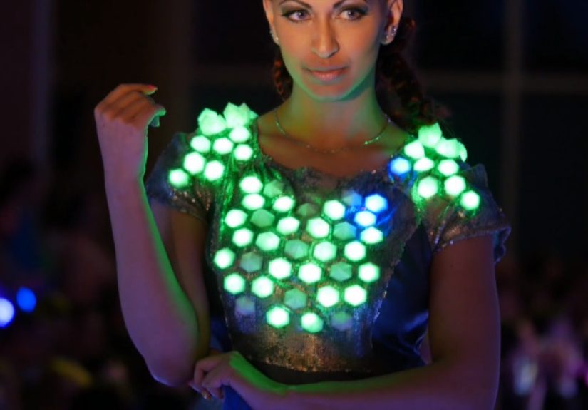 Mimic Artfully Employs LEDs In Fashion