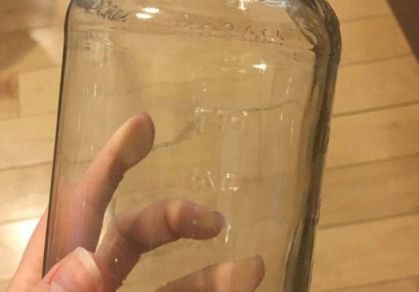 Turn a Spaghetti Sauce Jar Into a Paint Brush Holder