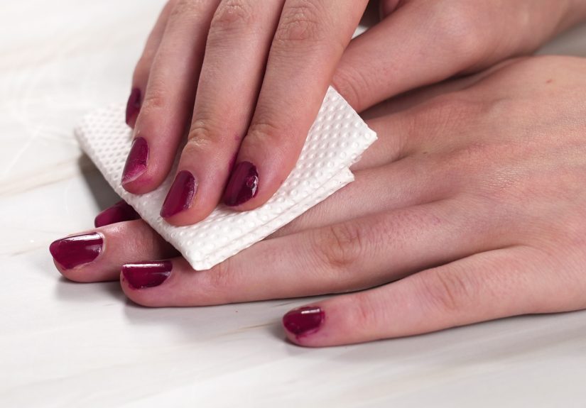 4 Ways to Remove Nail Polish from Skin
