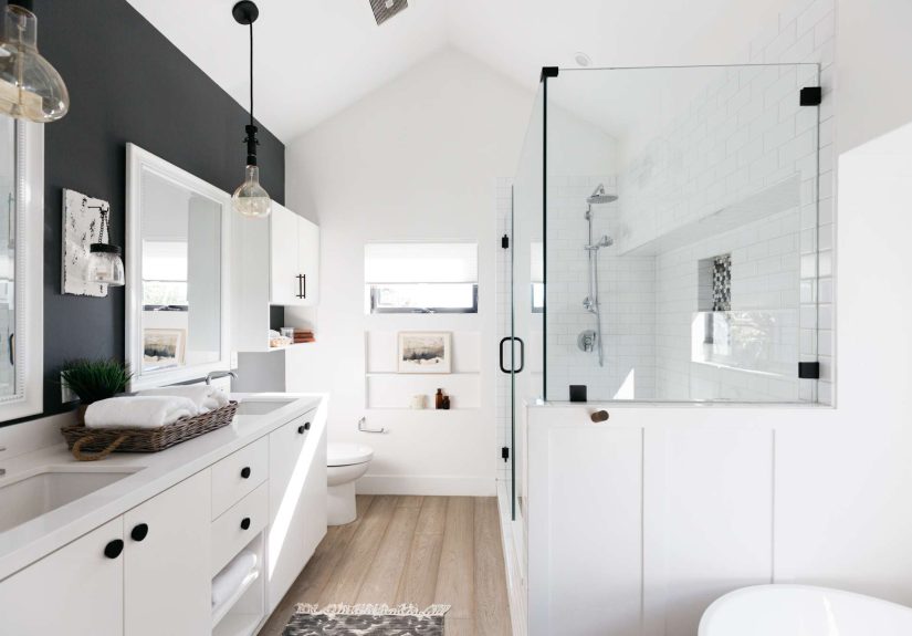 65 Beautiful Bathrooms That You Will Want to Stay in Forever
