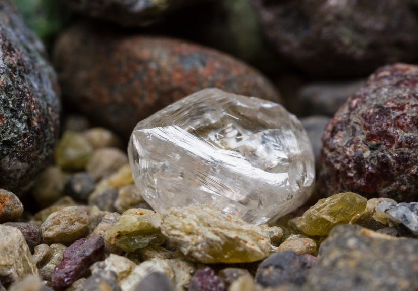 A Woman Found a 2 Carat DiamondRight Under Her Shoe