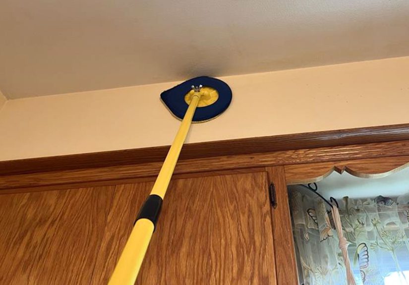 Chomp Wall Mop Review: Best Wall Cleaner Mop of 2025?