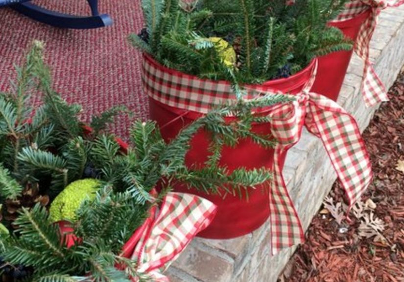 How to Make a Christmas Porch Festive Bucket Decorations DIY
