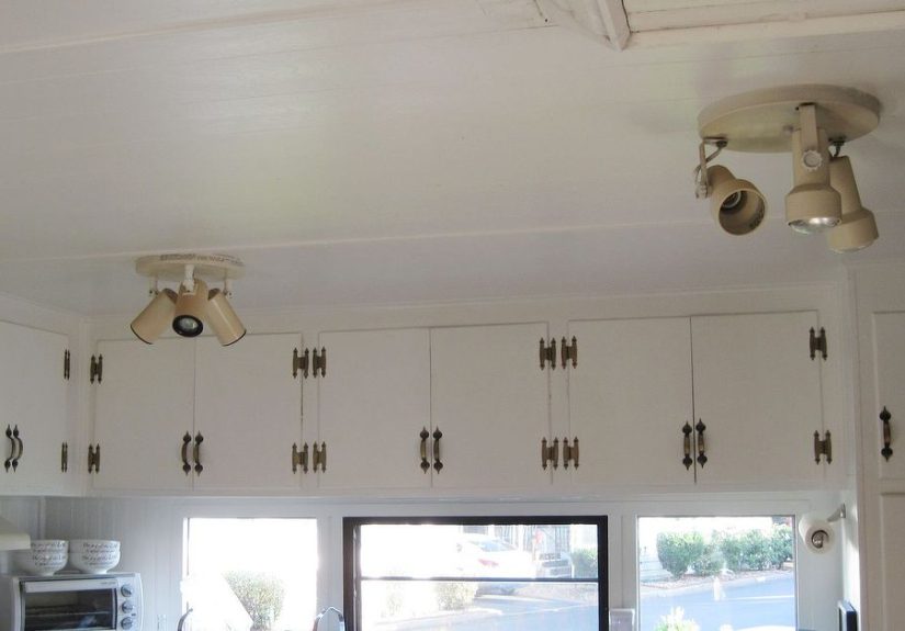 Kitchen Lighting - A Finishing Touch to a Mobile Home Renovation