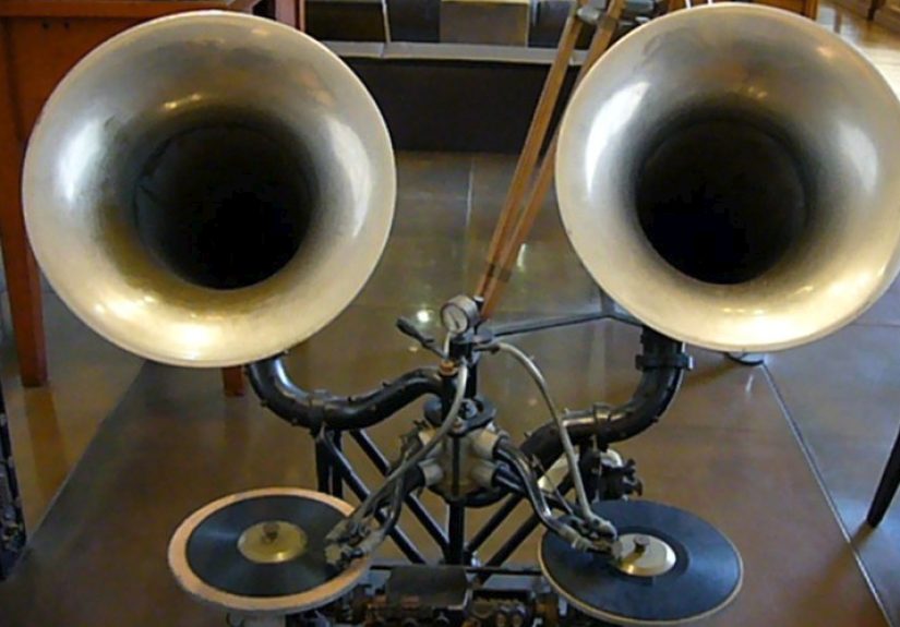 Retrotechtacular: Stereo Records