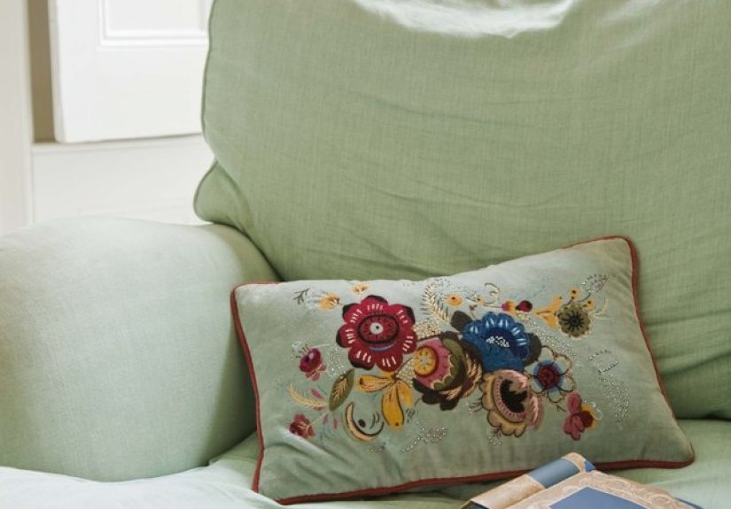 Which Computer Operating Systems Can the Husqvarna Viking Topaz Use?