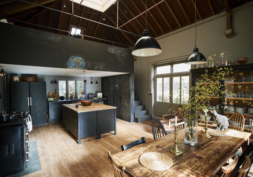 Kitchen of the Week: A Kitchen in a Rescued Billiard Hall, London Theater Designer Edition