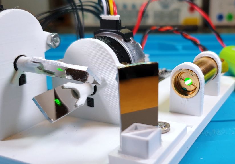 Laser Projector Relies On Steppers Rather Than Galvanometers