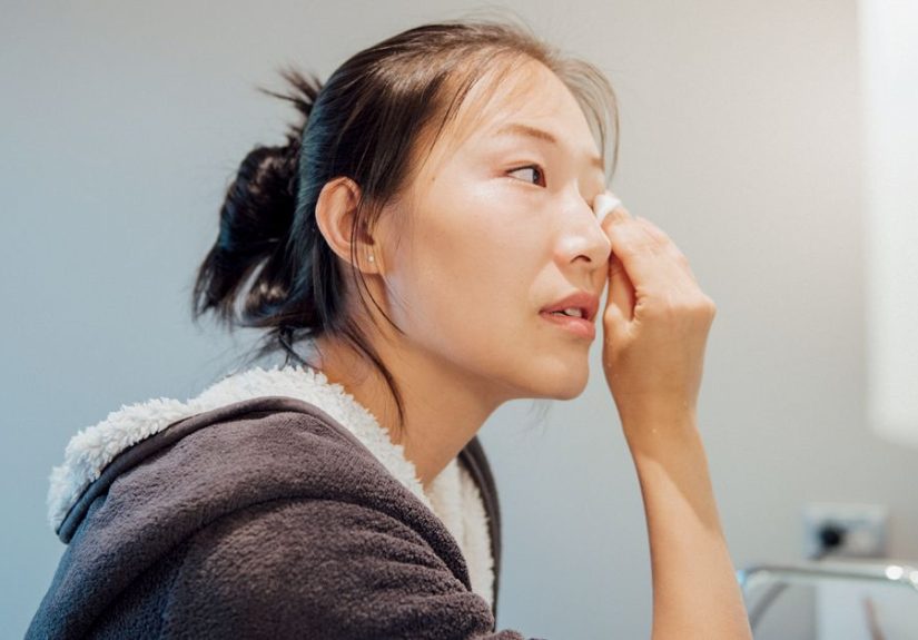 6 DIY Makeup Remover Recipes, Plus a DIY Exfoliating Scrub