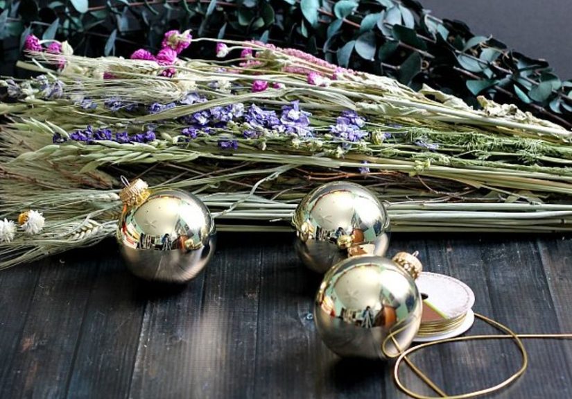 Easy Dried Flower Ornaments