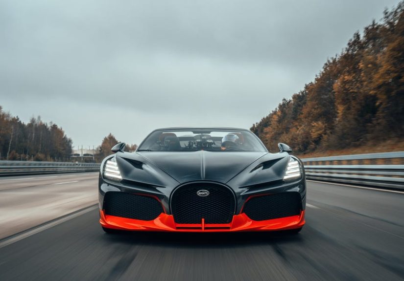 How the Bugatti Mistral Hit 282 MPH With Its Roof Down – Car Tech