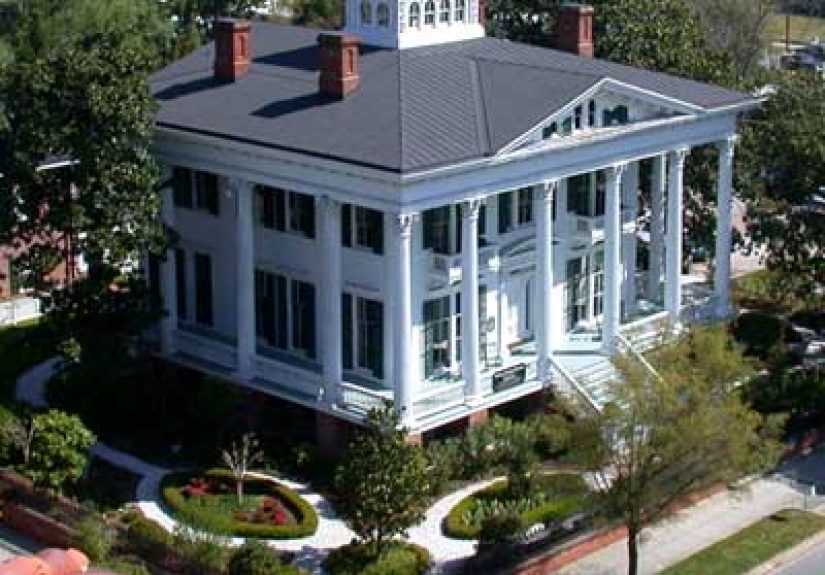 Real Estate Or Stocks: Which Is A Better Investment?