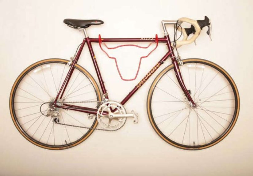 An Entryway-Worthy Bike Rack
