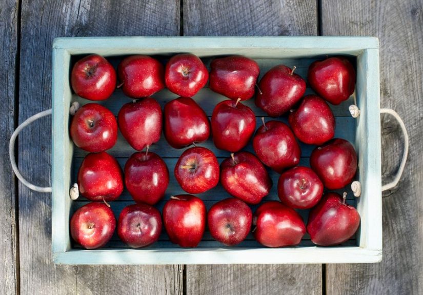 Apples 101: Nutrition Facts and Health Benefits